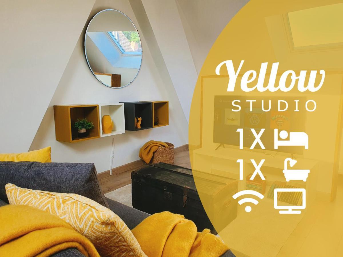 Yellow Studio 蒙斯 外观 照片